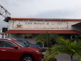 Café Manolo outside