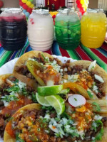 Taqueria La Mission food