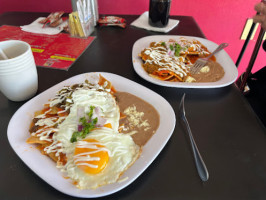 Las Doñas Chilaquiles Y Así México food