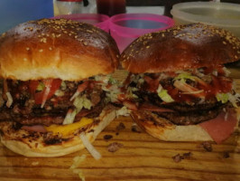 Hamburguesas El Güero food