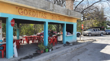 Gorditas Don Lolo outside