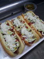 Hot Dogs La T food