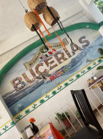 Los Pericos Restaurant Bar Cafe inside