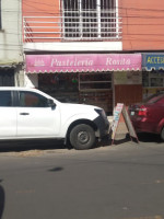 Pastelería Rosita outside
