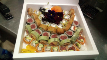 Pop Sushi food