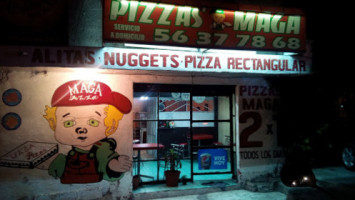 Mega Pizza outside
