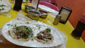 Taquería Alvarado food