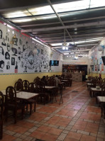 Pozoleria El Cerrito Restaurante-bar inside