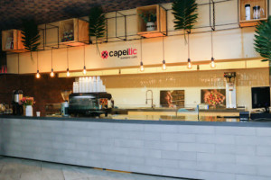 Capeltic Nuestro Café outside