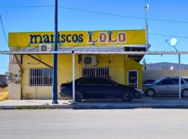 Mariscos Lolos outside