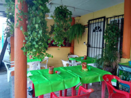 Cenaduría Rincón Tlaquepaque inside