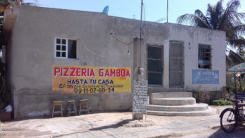 Pizzería Gamboa outside