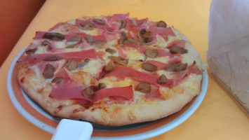 Juanitas Pizza food