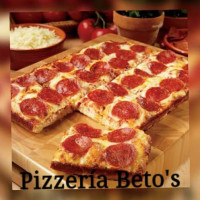 Panaderia Y Pizzeria Betos food