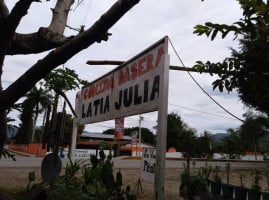 Comida Casera Doña Julia outside