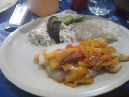 Mariscos Y Salsa Sarandeada Pillos food