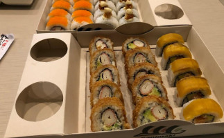 Sanimaki Sushi food