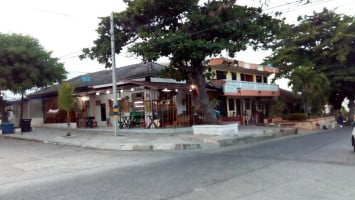 Mao's Arepas Jugos Naturales Y Comida Rapida outside