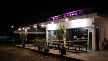 Planet Pizza Cadereyta inside