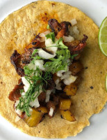 La Callejera Tacos food