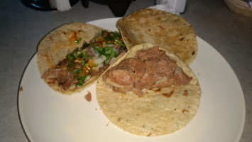 Taquería Hernández food