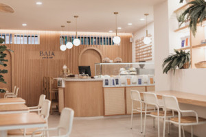 Baia Café inside