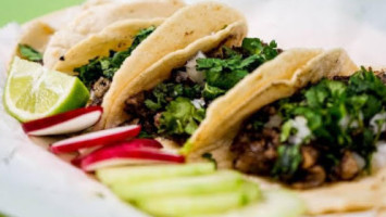 Tacos El Cuchas food