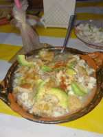 Pozoleria Los Molcajetes food