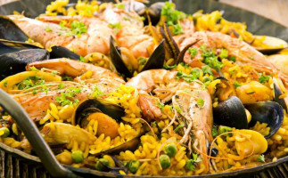 Paella Valenciana La Autentica food