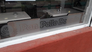 Pan Pollo Dorado food