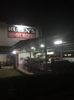 Rubens Hamburgers Ixtapa food