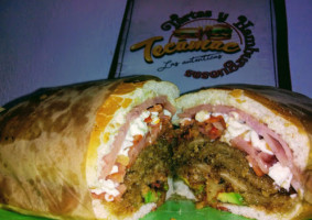 Tortas Calientes El Jefito food