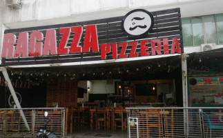 Ragazza Pizza Buenaventura food
