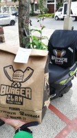 Burger Clan Fast Food outside