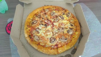 Domino's Pizza Bochalema food