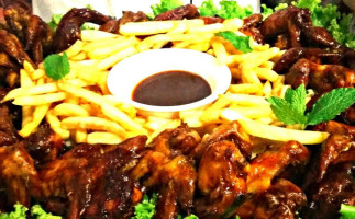 Pentagono Wings food