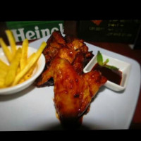 Pentagono Wings food