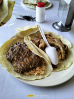 Tacos De Barbacoa De Res Y Puerco Don Rafa food