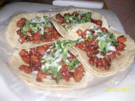 Tacos Los Fer's food