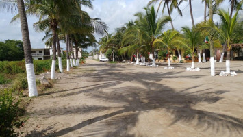 Restaurant-bar Playa Clarita outside