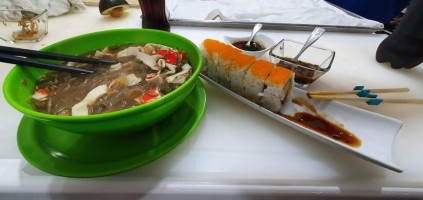 Sushi'ngÓn food