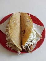 Taquería El Gallo food