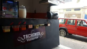 Tachones Tacos, Tortas Planchadas De Carne Asada Y Alitas food