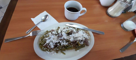 Huaraches Y Pancita Toñita food