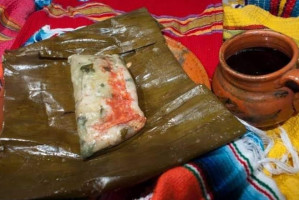 Atoles Y Tamales Tia Luvia food