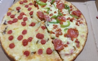 Charly Pizza food
