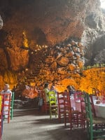 La Cueva Teotihuacán inside