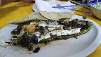 Las Adelitas, Taqueria Y Antojeria food