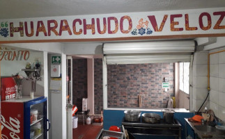 El Huarachudo Veloz food