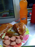 Leo's Burger food